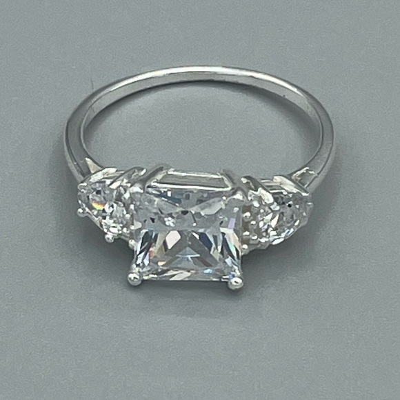 Sterling Silver 3 Stone Diamond Engagement Ring - Picture 5 of 10